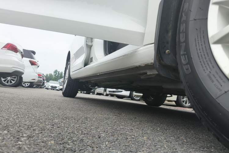 Used Volkswagen Santana 2015 1.4L Manual Fashion Edition Right Side Sill