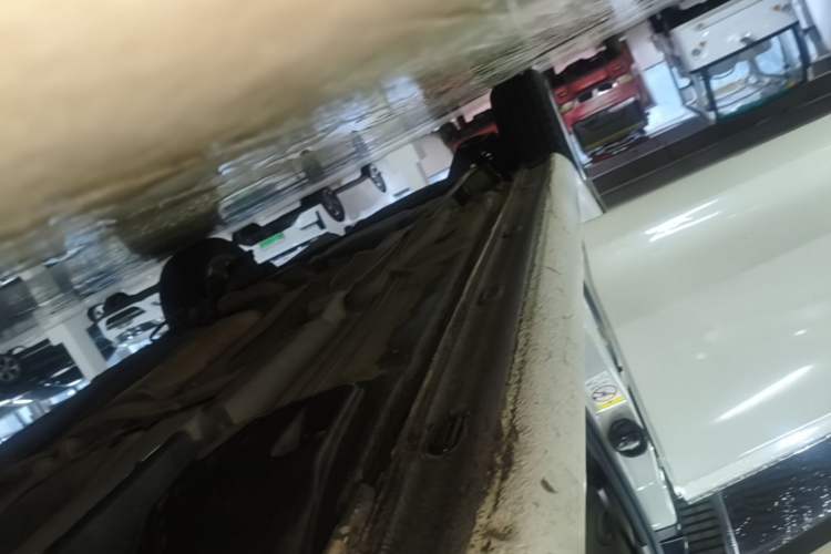 Used Volkswagen Santana 2015 1.6L Automatic Comfort Edition Right Side Sill