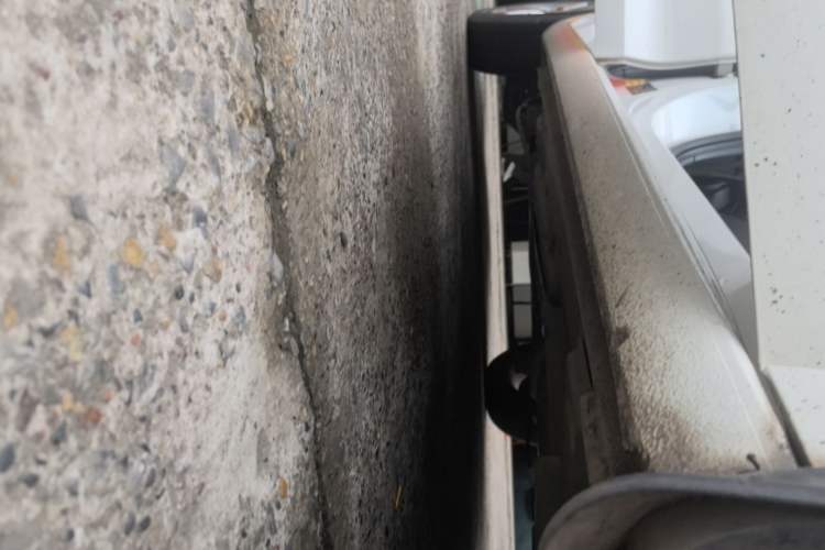 Used Volkswagen Santana 2015 1.6L Manual Comfort Edition Right Side Sill
