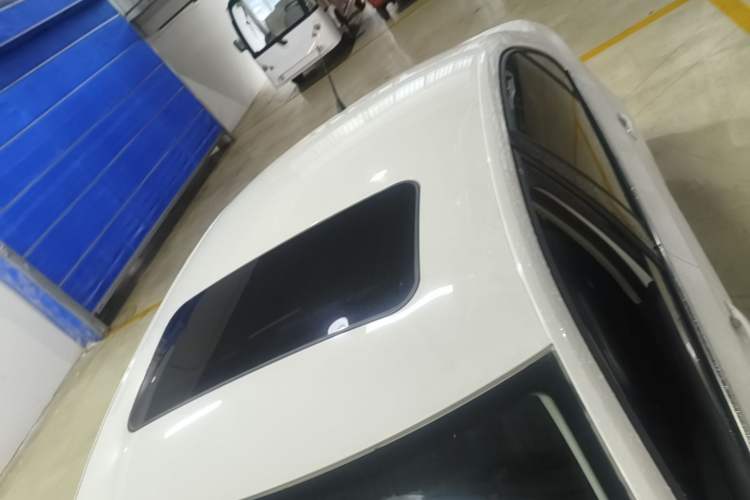 Used Volkswagen Santana 2015 1.6L Automatic Comfort Edition Roof