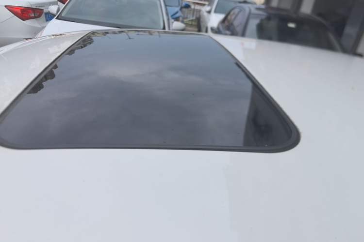 Used Volkswagen Santana 2015 1.6L Manual Comfort Edition Roof