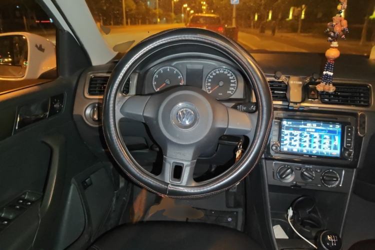 Used Volkswagen Santana 2015 1.6L Manual Comfort Edition Steering Wheel