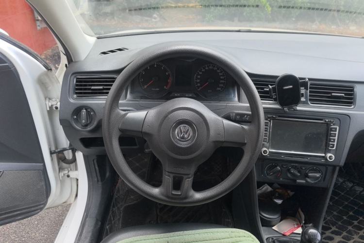 Used Volkswagen Santana 2015 1.6L Manual Fashion Edition Steering Wheel