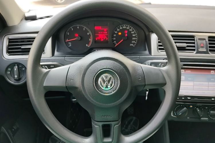 Used Volkswagen Santana 2015 1.6L Manual Comfort Edition Steering Wheel