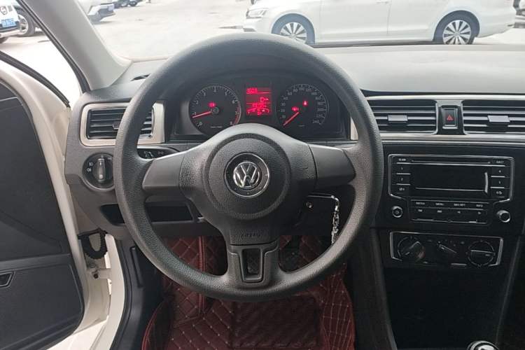 Used Volkswagen Santana 2015 1.6L Manual Comfort Edition Steering Wheel