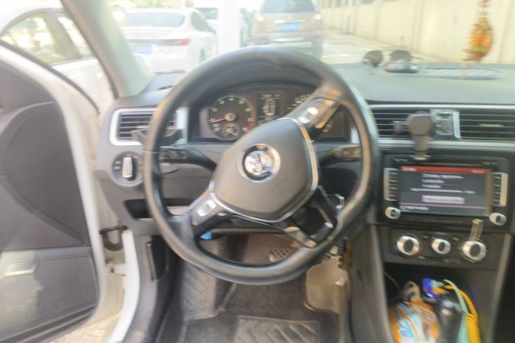 Used Volkswagen Santana 2015 Haval H6 1.6L Automatic Luxury Model Steering Wheel