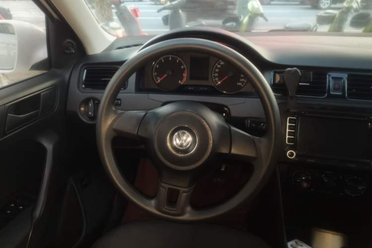 Used Volkswagen Santana 2015 1.6L Manual Fashion Edition Steering Wheel