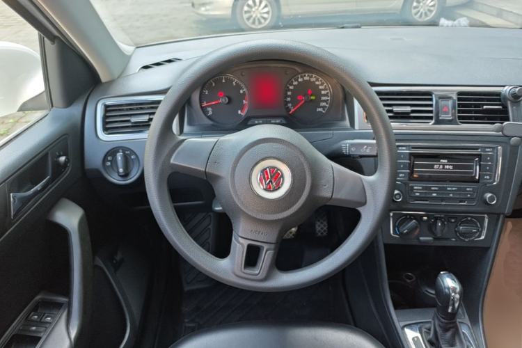 Used Volkswagen Santana 2015 1.6L Automatic Comfort Edition Steering Wheel