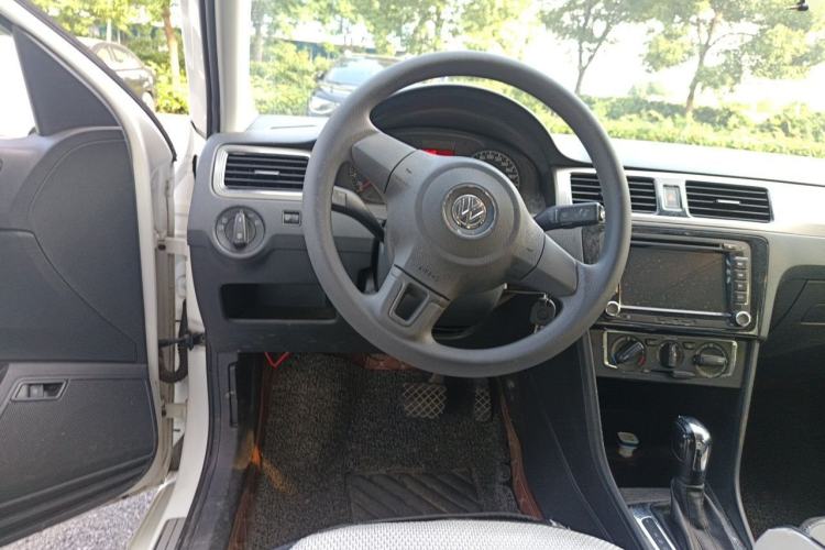 Used Volkswagen Santana 2015 1.6L Automatic Comfort Edition Steering Wheel