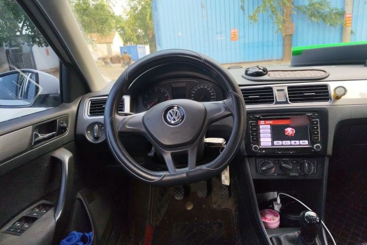 Used Volkswagen Santana 2015 HaoNa 1.6L Manual Fashion Edition Steering Wheel