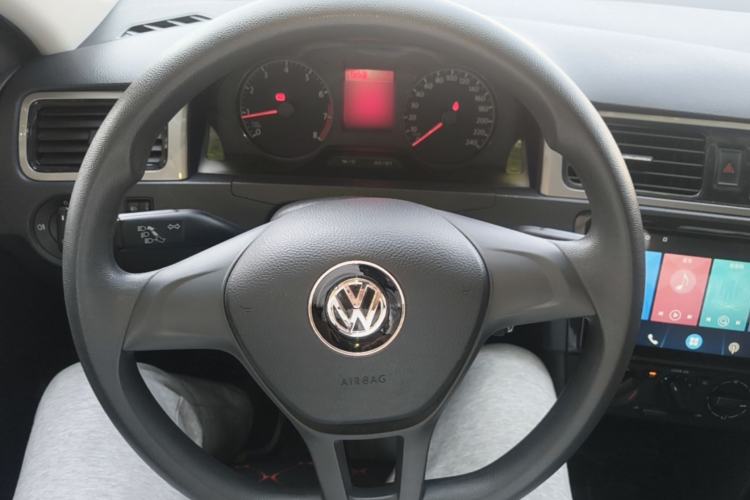 Used Volkswagen Santana 2015 HaoNa 1.6L Manual Fashion Edition Steering Wheel
