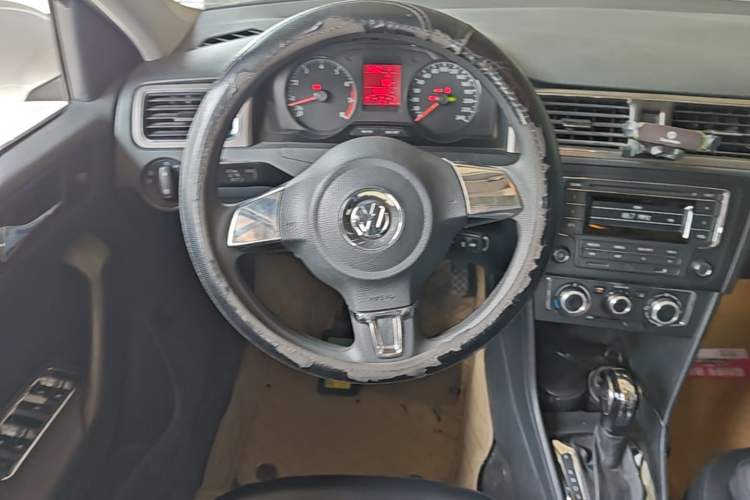 Used Volkswagen Santana 2015 1.6L Automatic Comfort Edition Steering Wheel