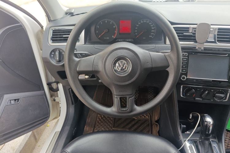 Used Volkswagen Santana 2015 1.6L Automatic Comfort Edition Steering Wheel