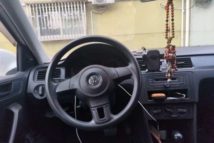 Used Volkswagen Santana 2015 1.6L Automatic Fashion Edition Steering Wheel