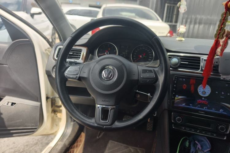 Used Volkswagen Santana 2015 1.6L Automatic Luxury Edition Steering Wheel