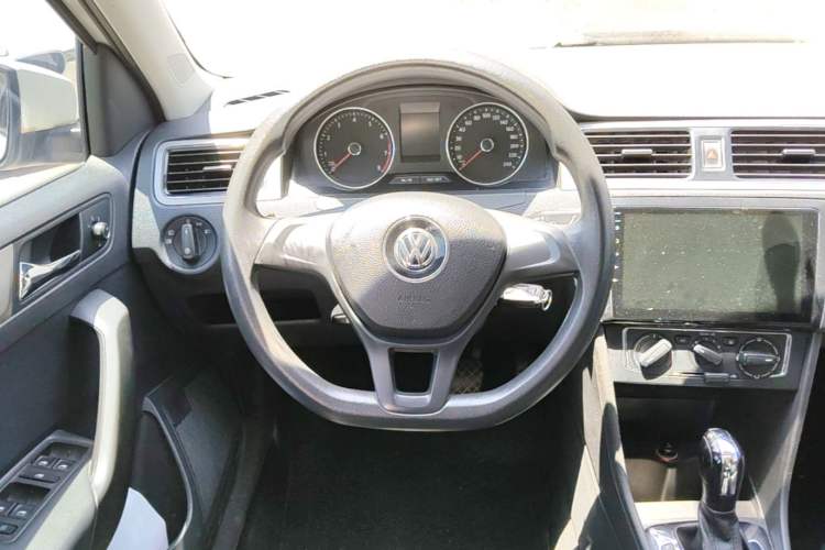 Used Volkswagen Santana 2015 Haval H6 1.6L Automatic Comfort Model Steering Wheel