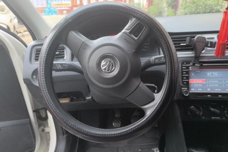 Used Volkswagen Santana 2015 1.4L Manual Fashion Edition Steering Wheel