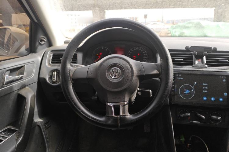 Used Volkswagen Santana 2015 1.6L Manual Fashion Edition Steering Wheel