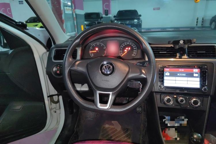 Used Volkswagen Santana 2015 HaoNa 1.6L Manual Fashion Edition Steering Wheel