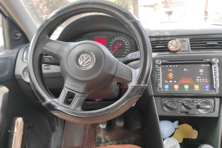 Used Volkswagen Santana 2015 1.6L Manual Fashion Edition Steering Wheel