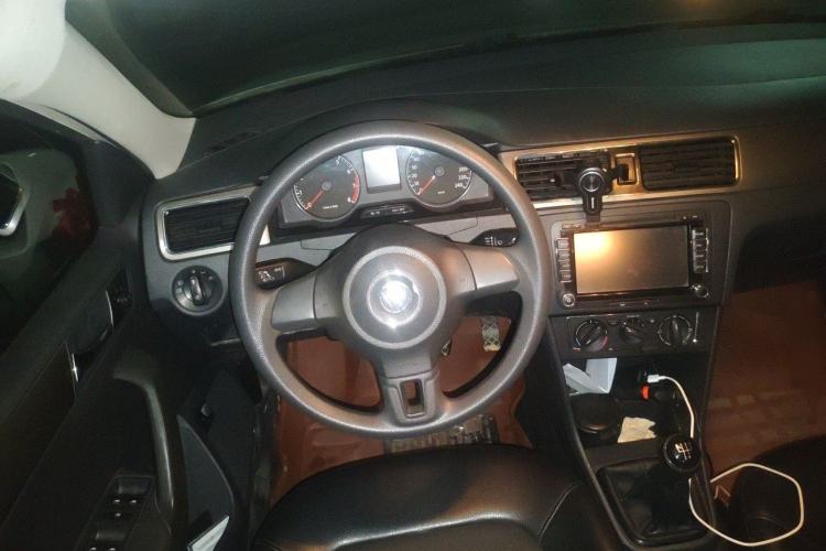Used Volkswagen Santana 2015 1.6L Manual Comfort Edition Steering Wheel