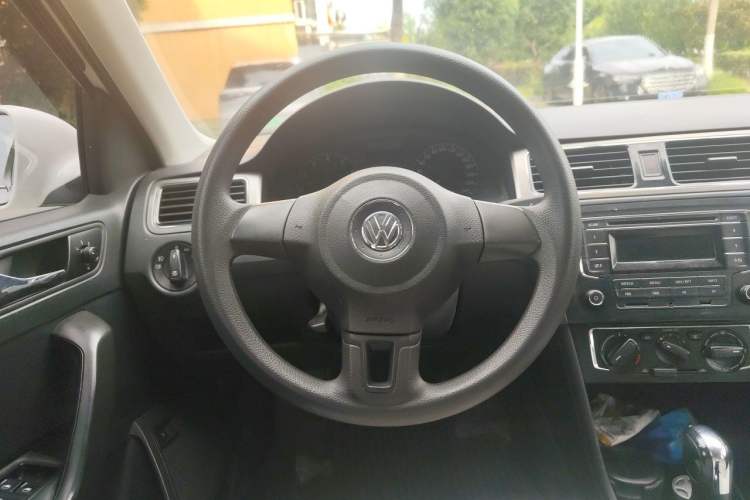 Used Volkswagen Santana 2015 1.6L Automatic Comfort Edition Steering Wheel