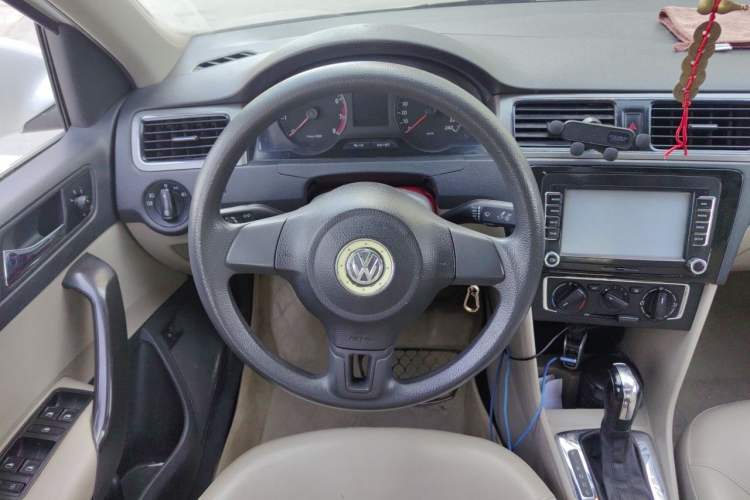 Used Volkswagen Santana 2015 1.6L Automatic Comfort Edition Steering Wheel