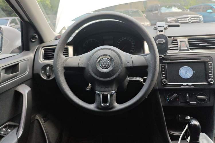 Used Volkswagen Santana 2015 1.6L Automatic Fashion Edition Steering Wheel