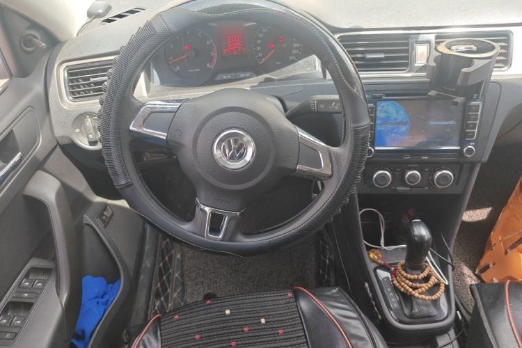 Used Volkswagen Santana 2015 1.6L Automatic Fashion Edition Steering Wheel