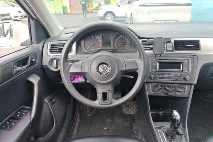 Used Volkswagen Santana 2015 1.6L Automatic Comfort Edition Steering Wheel