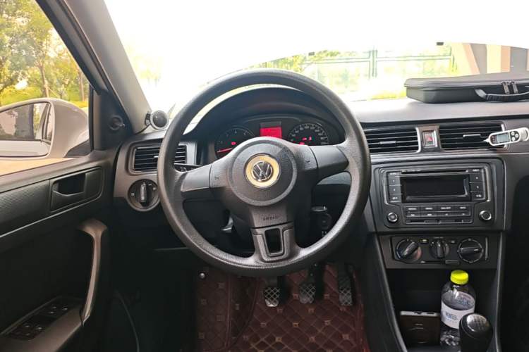 Used Volkswagen Santana 2015 1.6L Manual Fashion Edition Steering Wheel
