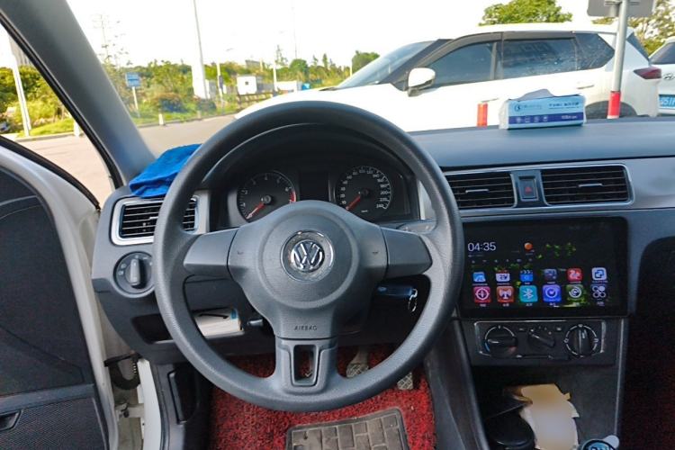 Used Volkswagen Santana 2015 1.6L Manual Fashion Edition Steering Wheel