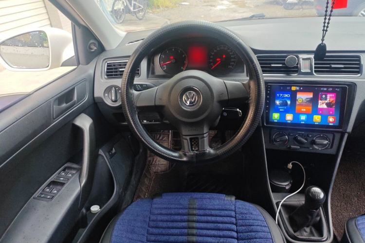Used Volkswagen Santana 2015 1.6L Manual Fashion Edition Steering Wheel