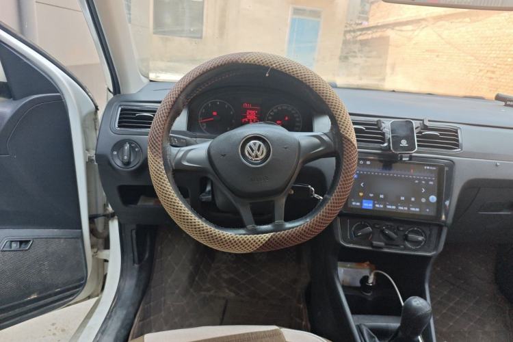Used Volkswagen Santana 2015 1.6L Manual Fashion Edition Steering Wheel