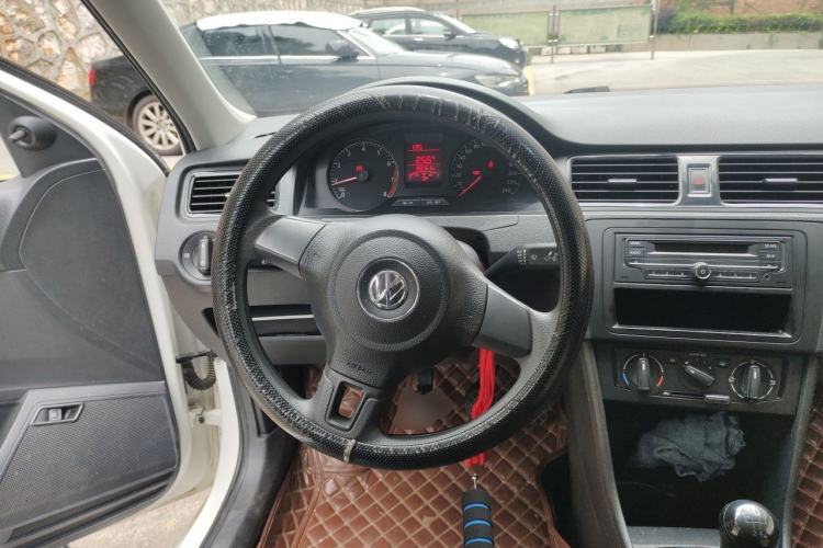 Used Volkswagen Santana 2015 1.4L Manual Fashion Edition Steering Wheel