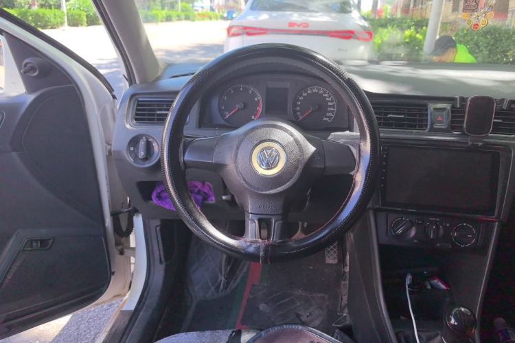 Used Volkswagen Santana 2015 1.4L Manual Fashion Edition Steering Wheel
