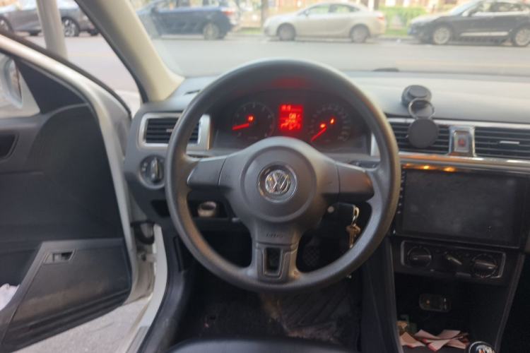 Used Volkswagen Santana 2015 1.6L Manual Comfort Edition Steering Wheel