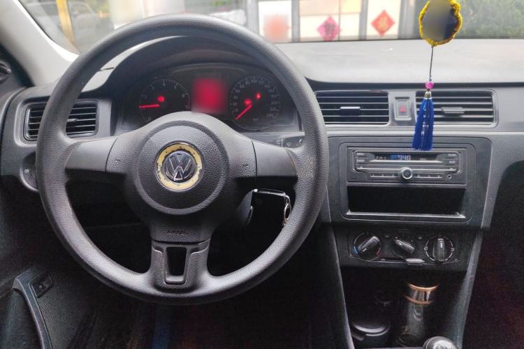 Used Volkswagen Santana 2015 1.6L Manual Fashion Edition Steering Wheel