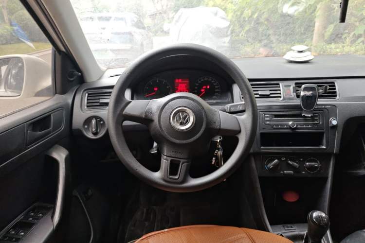 Used Volkswagen Santana 2015 1.6L Manual Fashion Edition Steering Wheel