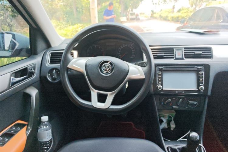 Used Volkswagen Santana 2015 HaoNa 1.6L Manual Fashion Edition Steering Wheel
