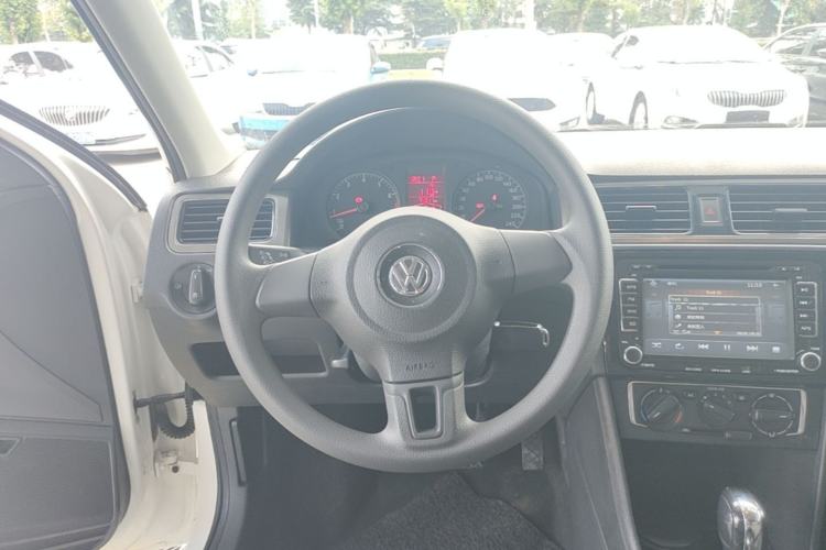 Used Volkswagen Santana 2015 1.6L Automatic Comfort Edition Steering Wheel