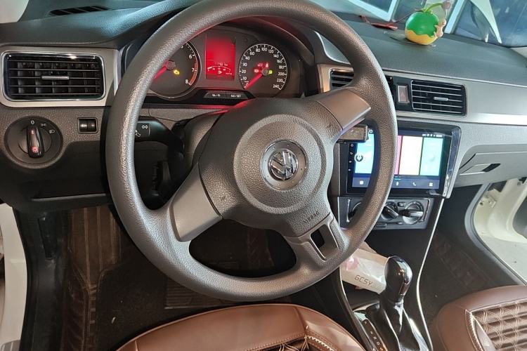 Used Volkswagen Santana 2015 1.6L Automatic Comfort Edition Steering Wheel