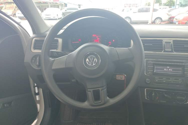 Used Volkswagen Santana 2015 1.6L Manual Comfort Edition Steering Wheel