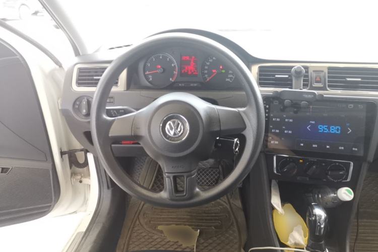 Used Volkswagen Santana 2015 1.6L Automatic Comfort Edition Steering Wheel
