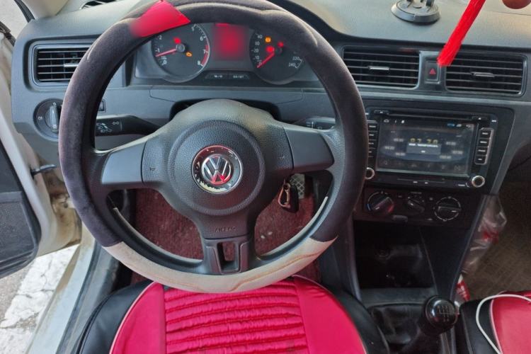 Used Volkswagen Santana 2015 1.6L Manual Fashion Edition Steering Wheel