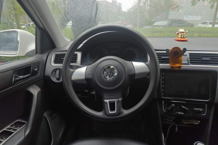 Used Volkswagen Santana 2015 1.6L Manual Comfort Edition Steering Wheel