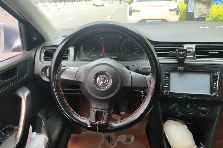 Used Volkswagen Santana 2015 1.6L Manual Fashion Edition Steering Wheel