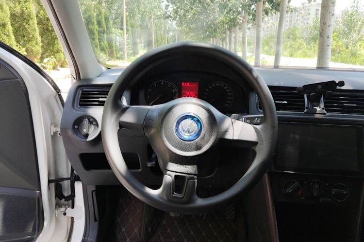 Used Volkswagen Santana 2015 1.6L Manual Fashion Edition Steering Wheel