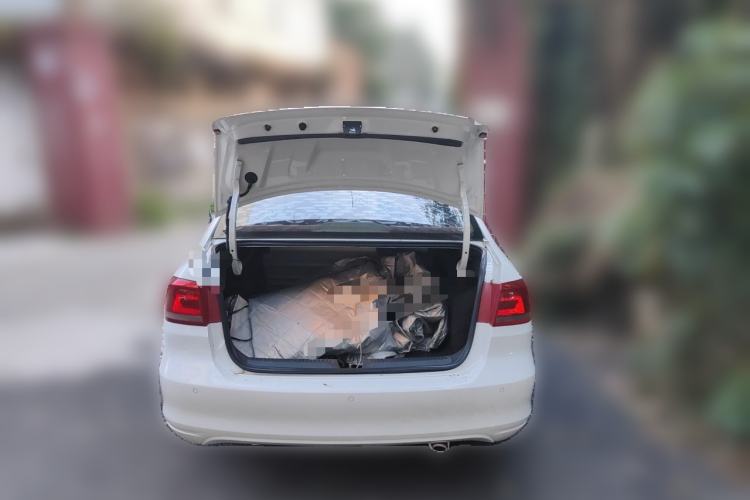 Used Volkswagen Santana 2015 1.6L Manual Comfort Edition Trunk