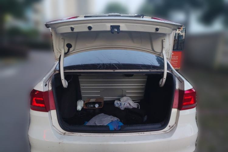 Used Volkswagen Santana 2015 1.6L Manual Fashion Edition Trunk